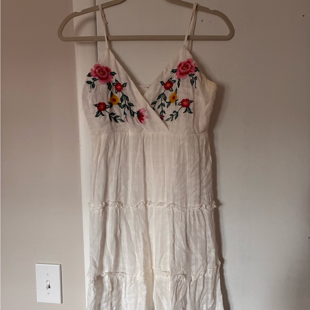 Francesca's Collections Cream Dress with Floral Embroidery